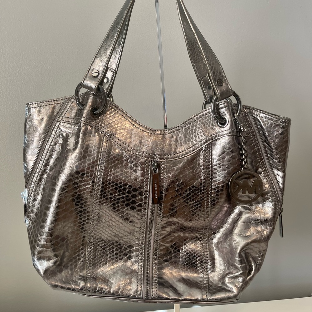 Fabulous metallic Michael Kors Moxie bag